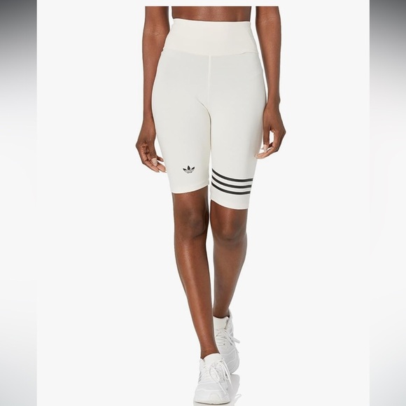 adidas Originals Women's Adicolor Neuclassics Bike Short - Picture 4 of 5